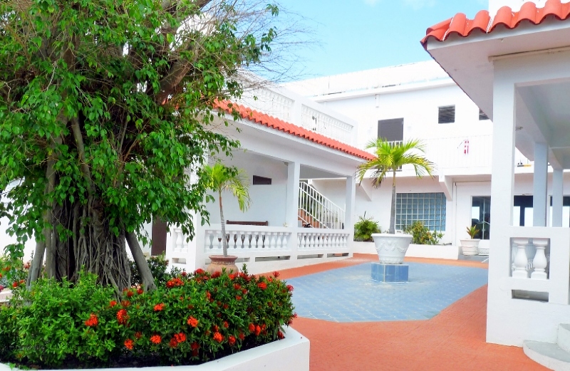 Bravo Beach Hotel beach access and shoreline